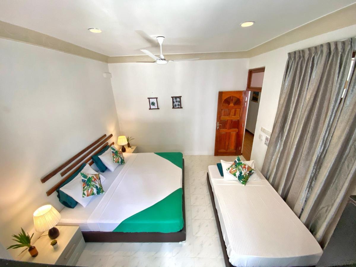 Hotel Ocean Breeze Maldives Thulusdhoo Exterior foto