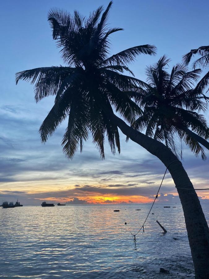Hotel Ocean Breeze Maldives Thulusdhoo Exterior foto