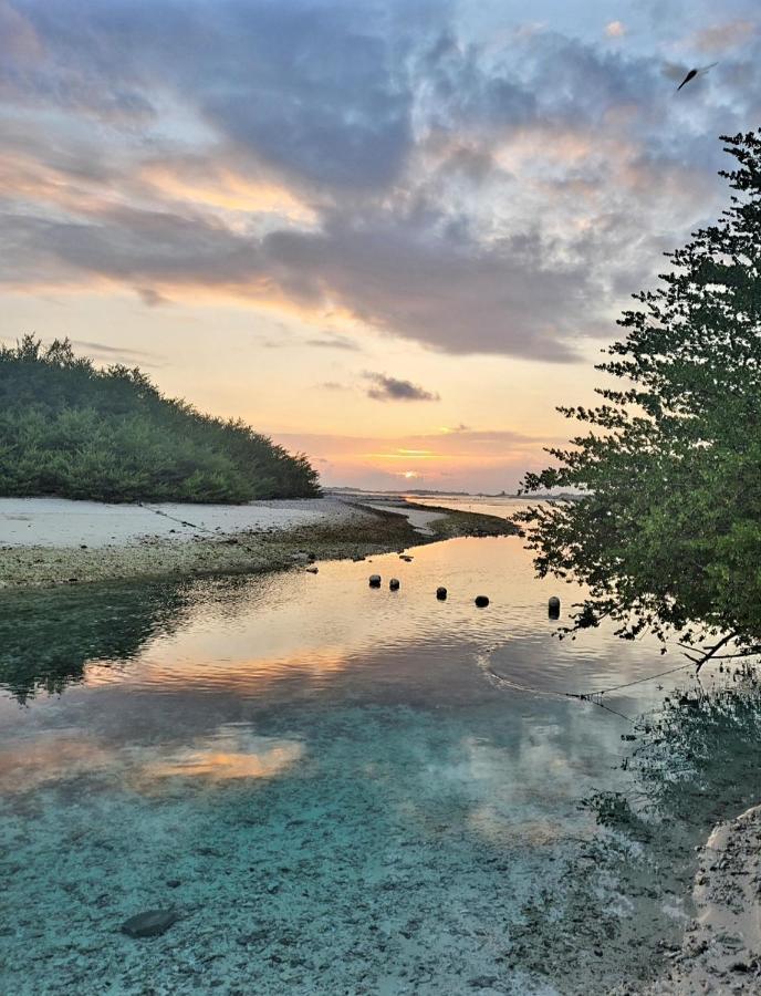Hotel Ocean Breeze Maldives Thulusdhoo Exterior foto
